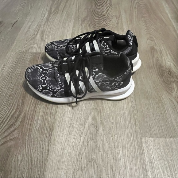 Women's Adidas Black & White Snake Print Patterned Running Shoes - Picture 4 of 11